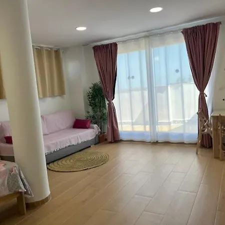 Bonita Apto Con Terraza Y Cama Balinesa Les Barraques *