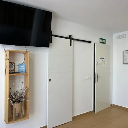 Bonita Apto Con Terraza Y Cama Balinesa Les Barraques *